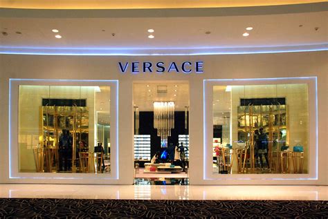 versace shoes dubai.